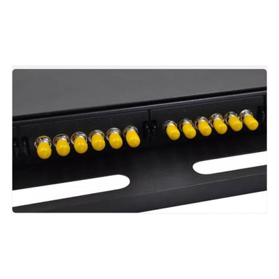 Czarny panel krosowy ODF Simplex 24F 24-portowy panel krosowy światłowodowy ST Płyta czołowa 6 gniazd