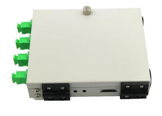 Ścienny terminal światłowodowy serii FTB 4-rdzeniowy FTTH z adapterami APC