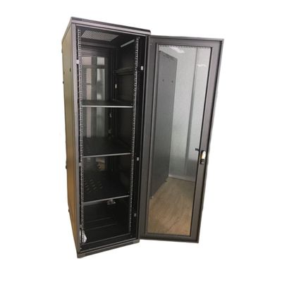 Szafa serwerowa 47U SPCC Montaż w szafie ze szklanymi drzwiami 600 * 600 * 2200 mm